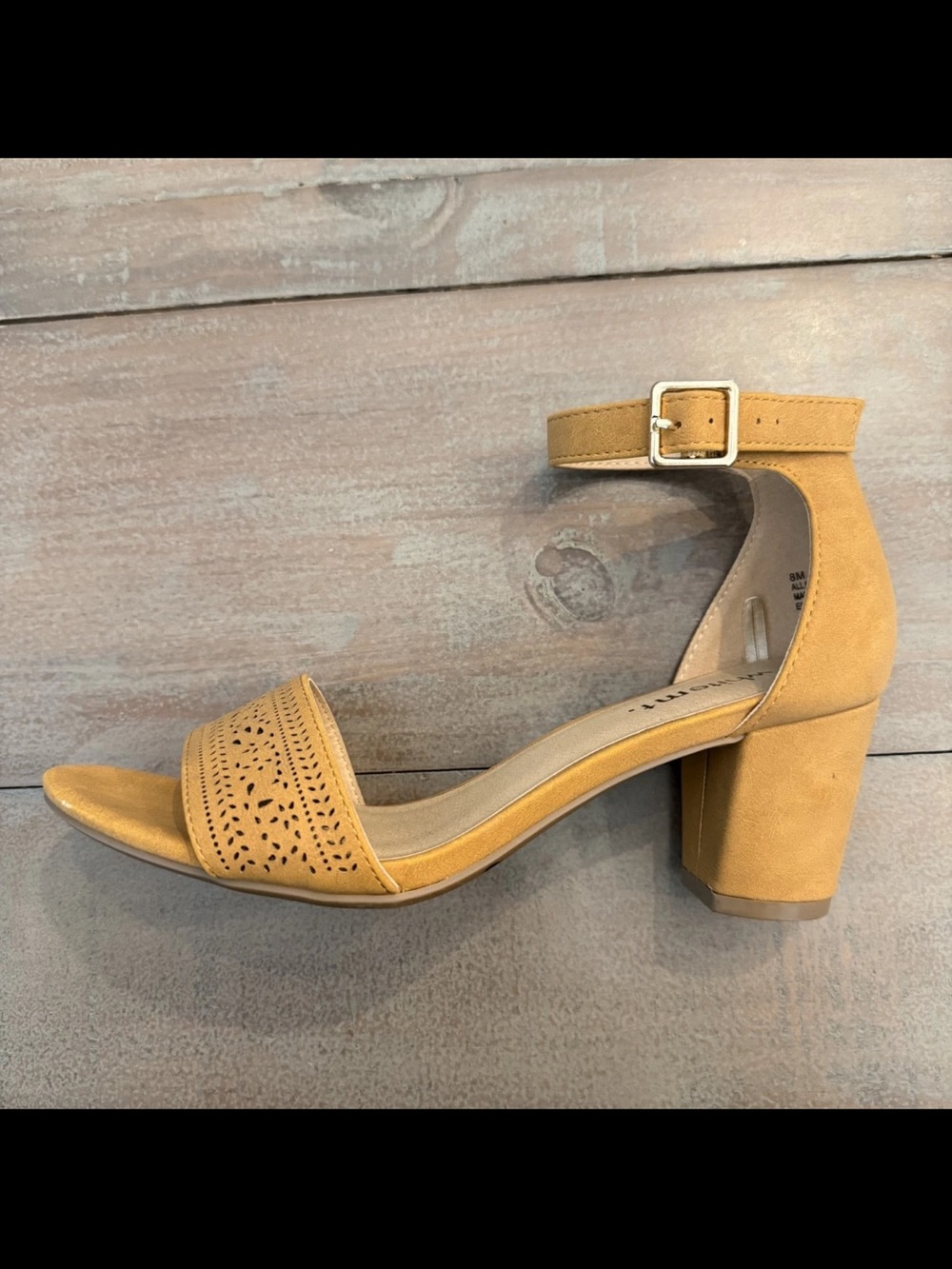 White Mountain Eileen Mustard Faux Suede Chunky Block Heel Ankle Buckle 8 - Picture 2 of 12